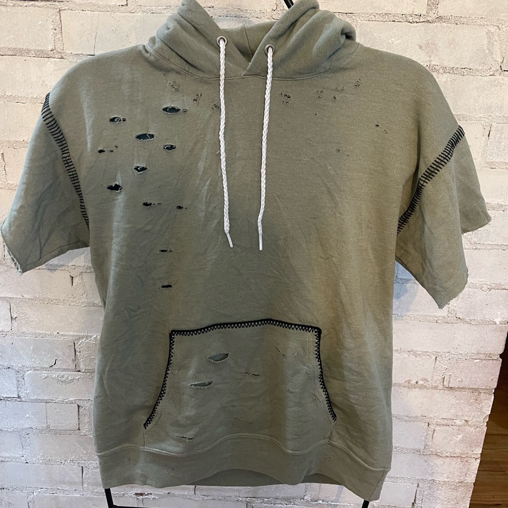 FREE PEOPLE X TRICA FIX HOODIE… Small could fit a bit oversized…STORE RETURN